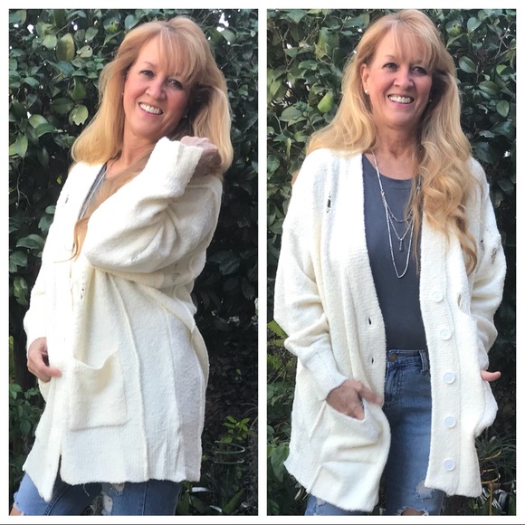 Café Murano! Distressed Off White Cardigan Sweater - Picture 5 of 8